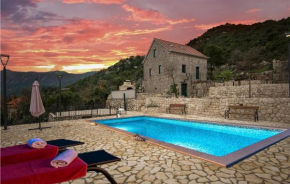 Gorgeous Home In Vrgorac